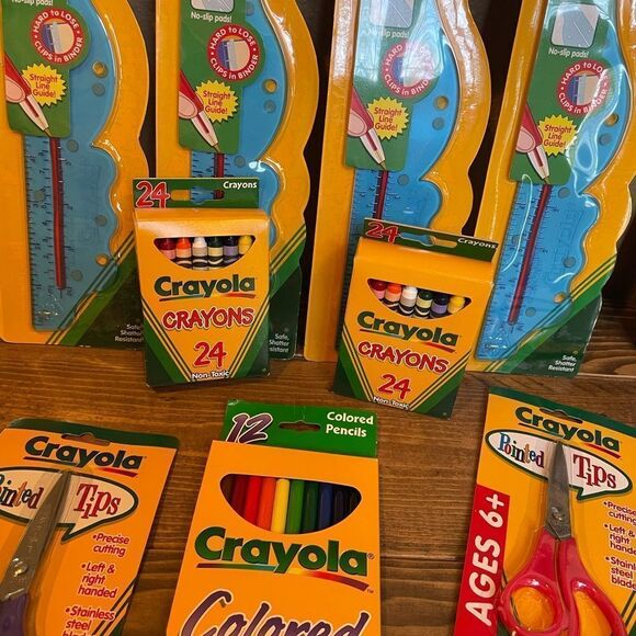 Crayola 1998 Vintage Wavy Rulers Colored Pencils Scissors and Crayons 24 Count - Picture 15 of 15